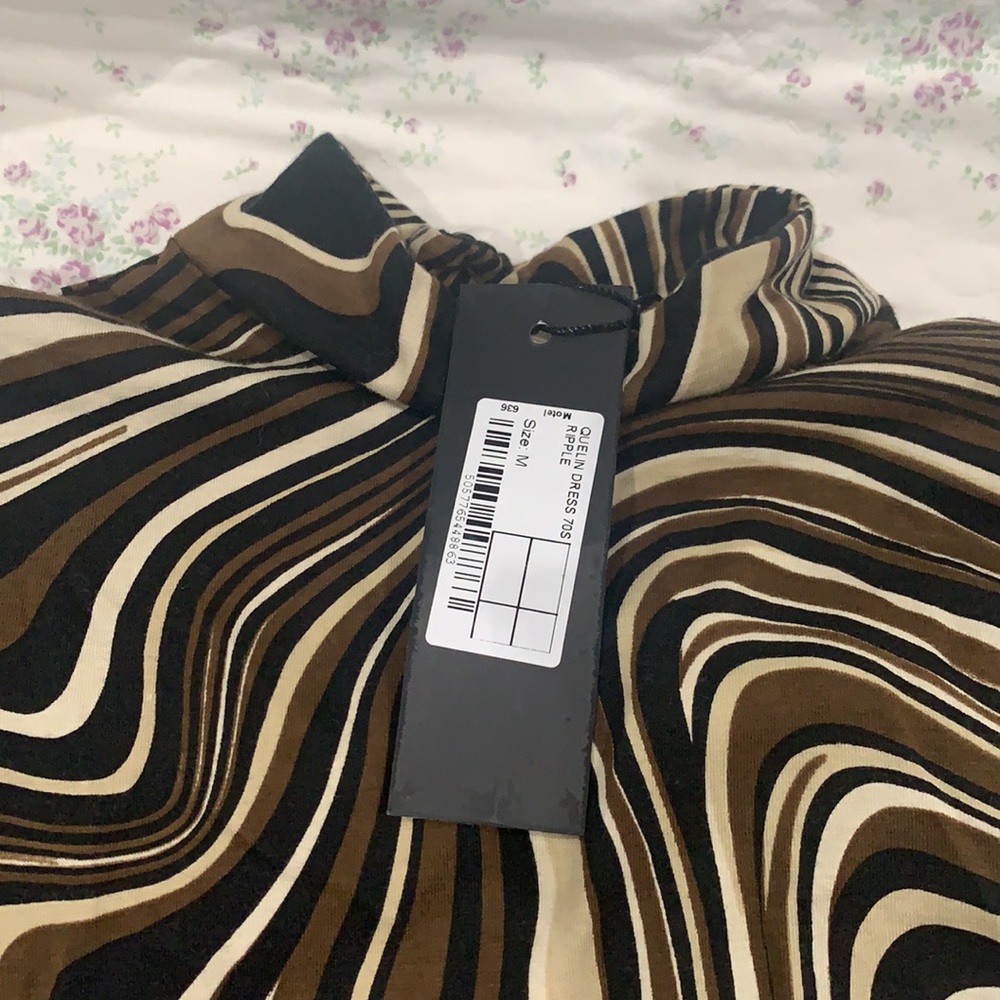 Motel Rocks 70s Ripple dress - Picture 5 of 6